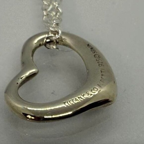 AUTHENTIC Tiffany & Co. PERETTI HEART Pendant w AUTHENTIC Tiffany & Co. CHAIN - Picture 6 of 9